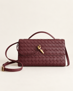 Bottega Veneta Andiamo Clutch, бордовая, основной ракурс
