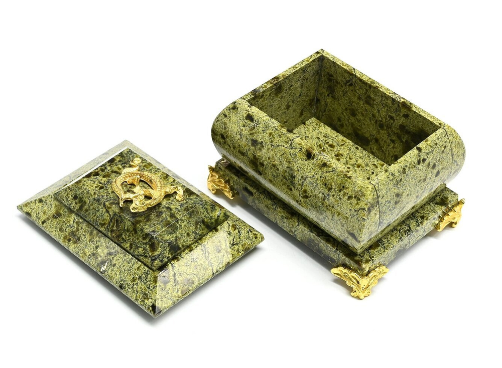Шкатулка из змеевика с ящеркой, 90*65*70мм