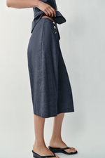 УДЛИНЕННЫЕ ШОРТЫ-БЕРМУДЫ ИЗ ЛЬНА С ПУГОВИЦАМИ — ZARA