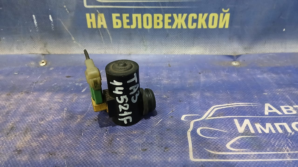 Моторчик бачка омывателя Honda AVANCIER 1999-2003