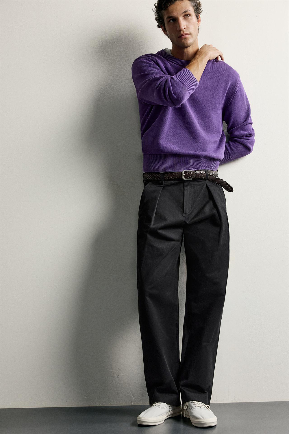 ZARA БРЮКИ ЧИНОС REGULAR FIT СО СКЛАДКАМИ, ЧЕРНЫЙ