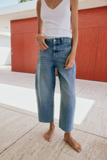 ДЖИНСЫ Z1975 BARREL — ZARA