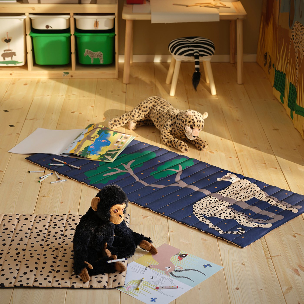 IKEA SANDLÖPARE  (ИКЕА САНДЛЁПАРЕ)  -  Коврик стёганый - тёмно-синий/гепард саванна, 60x140 см