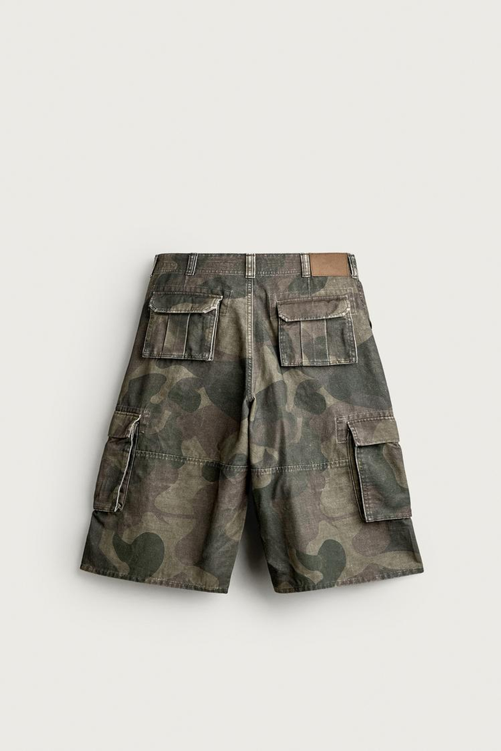 ZARA ДЖИНСОВЫЕ ШОРТЫ КАРГО С ПРИНТОМ, ХАКИ