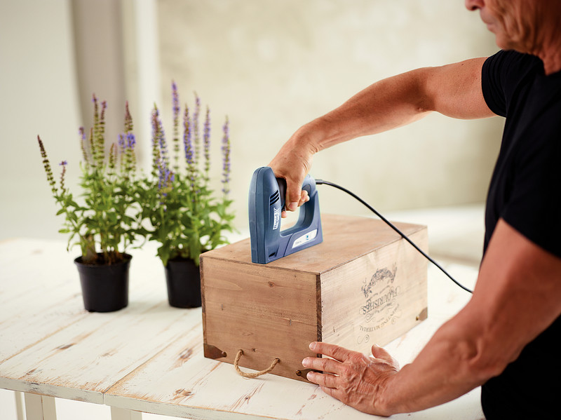 RAPID R:El.Staple Gun ESN114, тип 140 и гвоздей 300, 2-в-1, нейлер-степлер (гвозде/скобозабиватель) электрический для скоб (5000131)