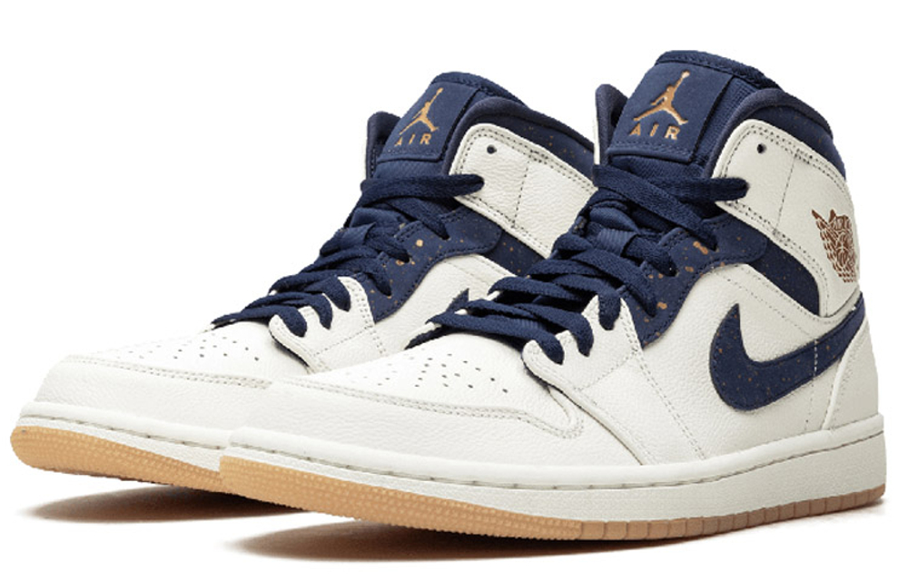 Jordan 1 Retro Mid Jeter