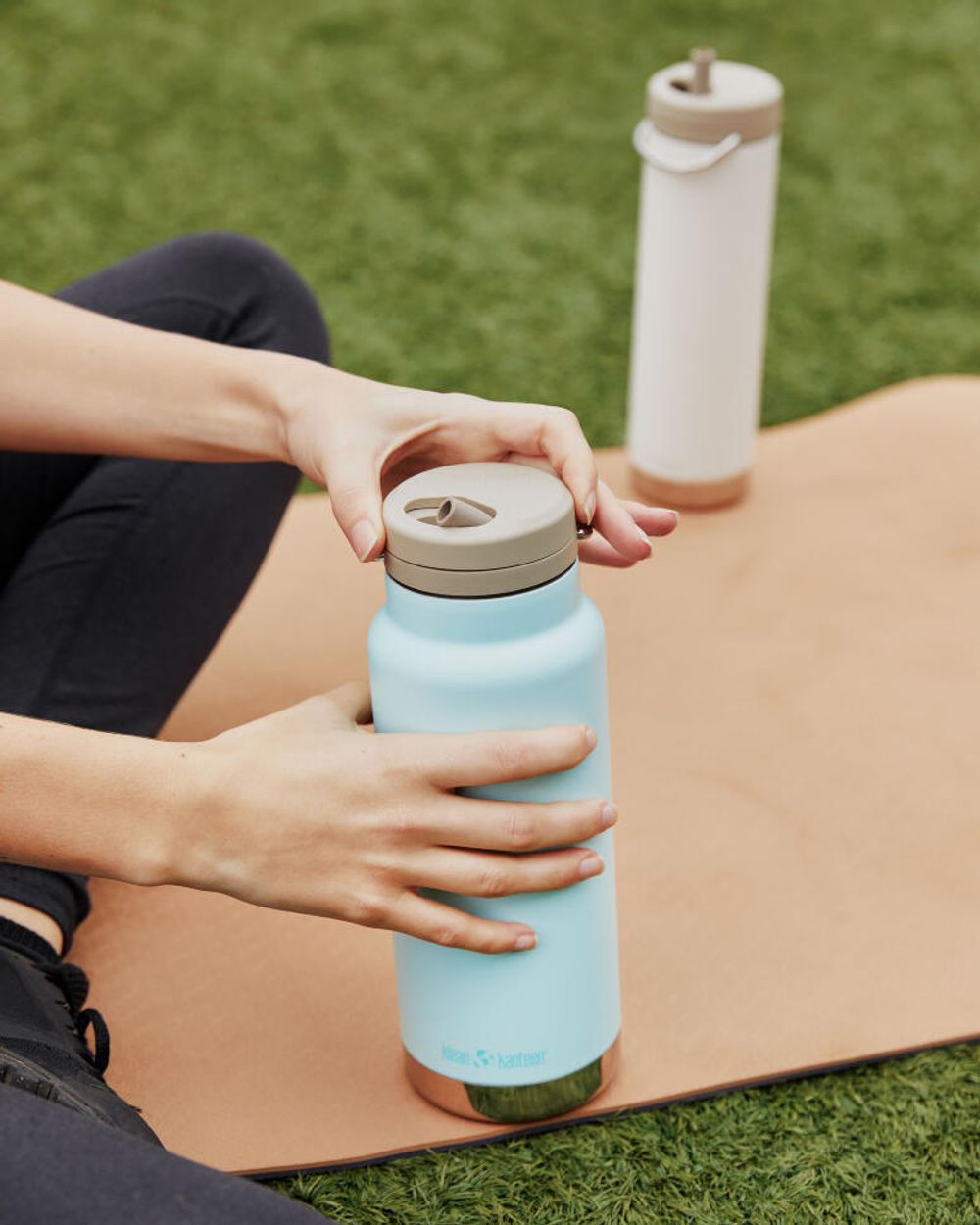 Набор крышка Klean Kanteen TKWide Twist Cap Taupe, трубочки с ёршиком