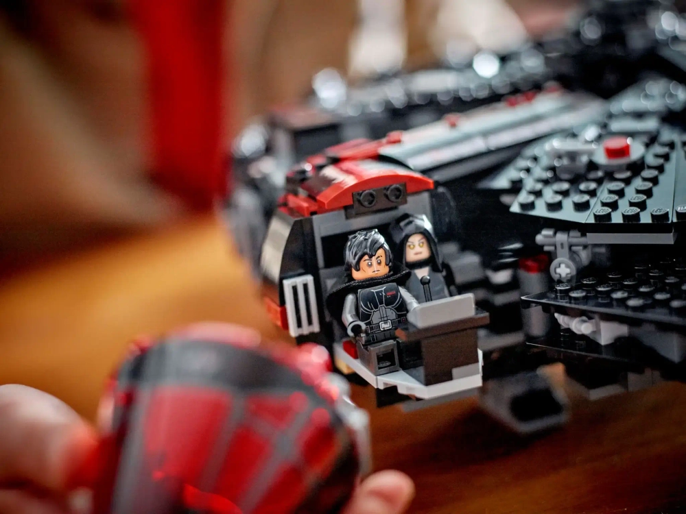 Конструктор LEGO Star Wars 75389 Темный сокол