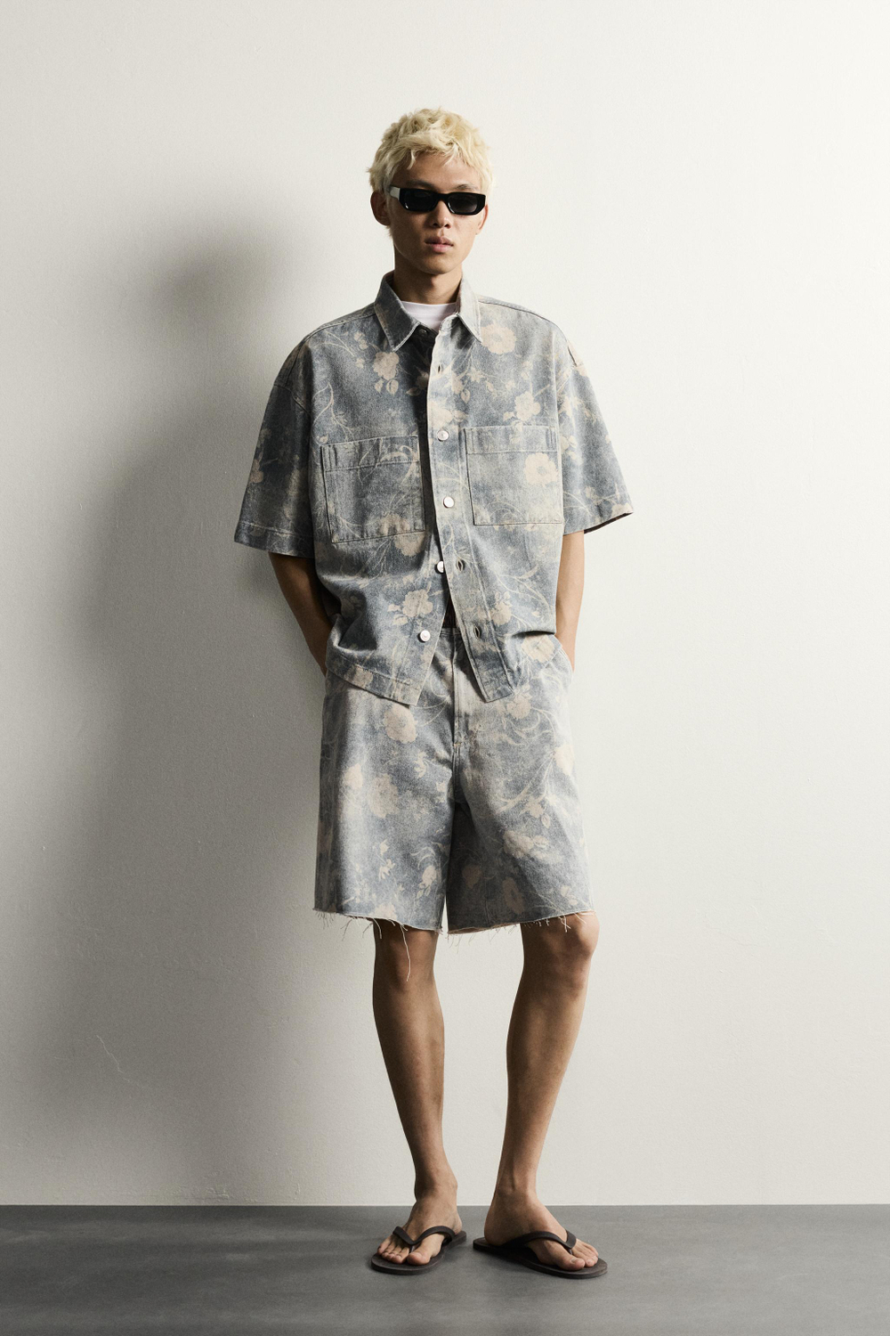 РУБАШКА RELAXED FIT С ЦВЕТОЧНЫМ ПРИНТОМ И ЭФФЕКТОМ ПОТЕРТОСТИ — ZARA