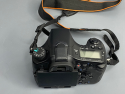 Sony A77