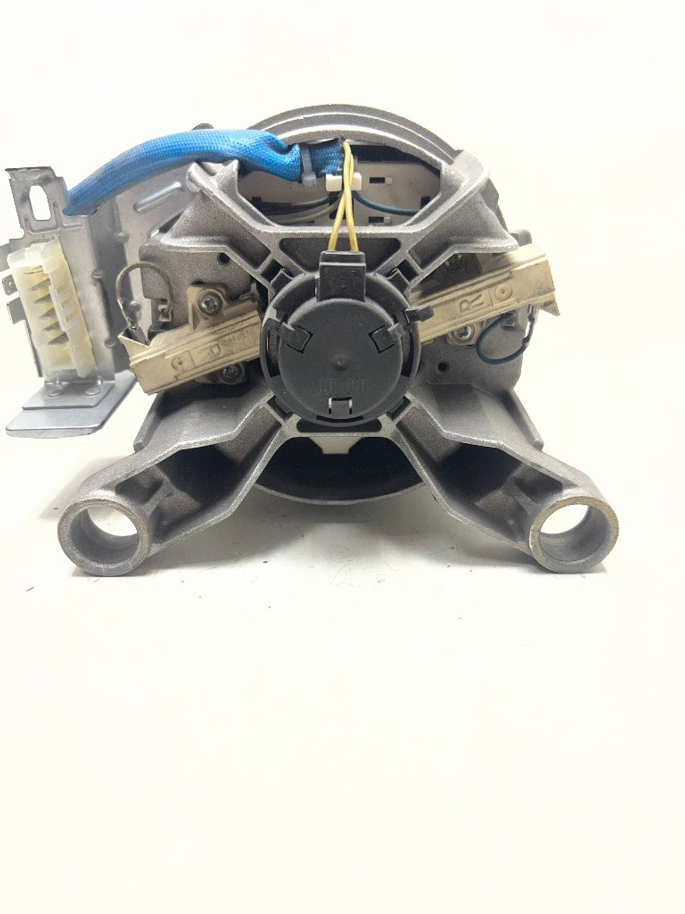 WFC2063OE кт79 Двигатель для стиральной машины Bosch 5500018688 б/у