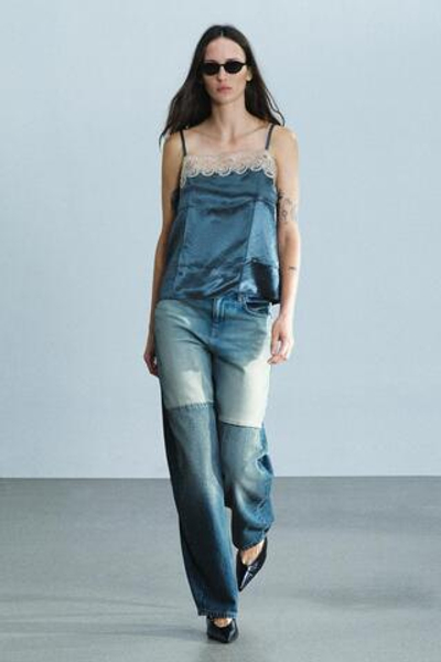 ДЖИНСЫ СРЕДНЕЙ ПОСАДКИ ИЗОГНУТОГО КРОЯ С ПЭЧВОРКОМ — ZW COLLECTION — ZARA