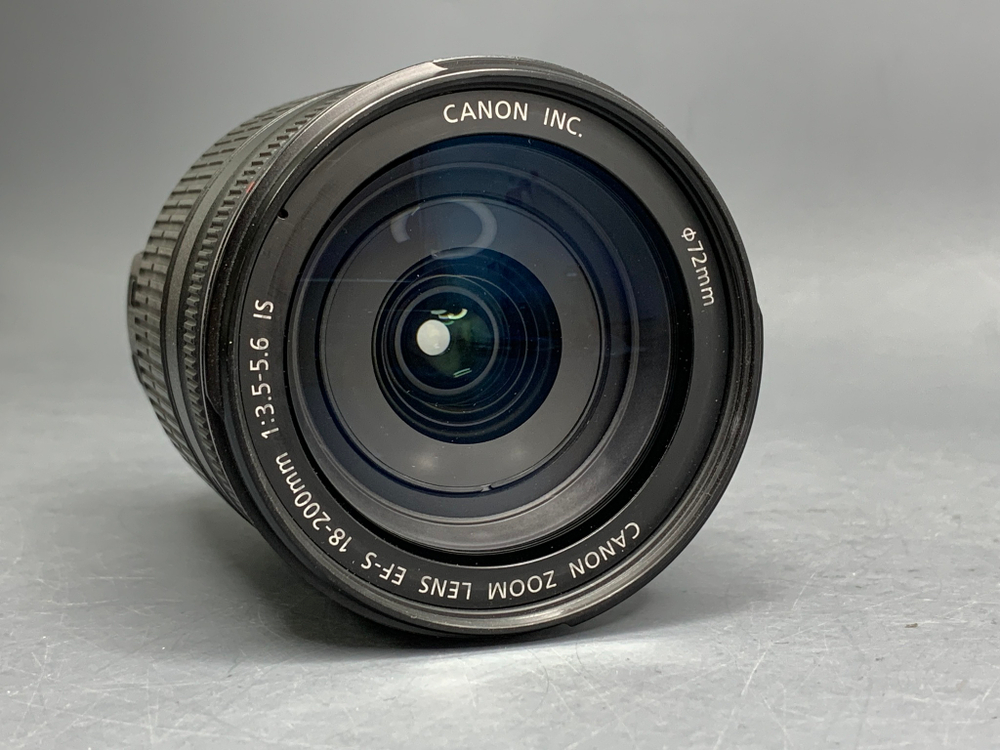 Canon EF-S 18-200mm 3.5-5.6 IS