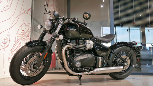 TRIUMPH BONNEVILLE BOBBER 2025