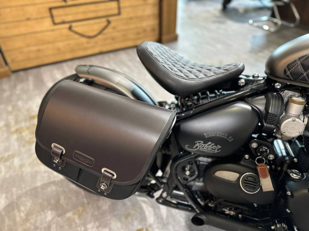 Triumph Bonneville BOBBER BLACK 2019