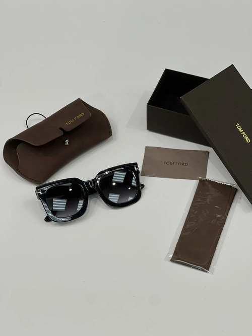 Солнцезащитные очки Tom Ford черные квадратные с градиентными линзами