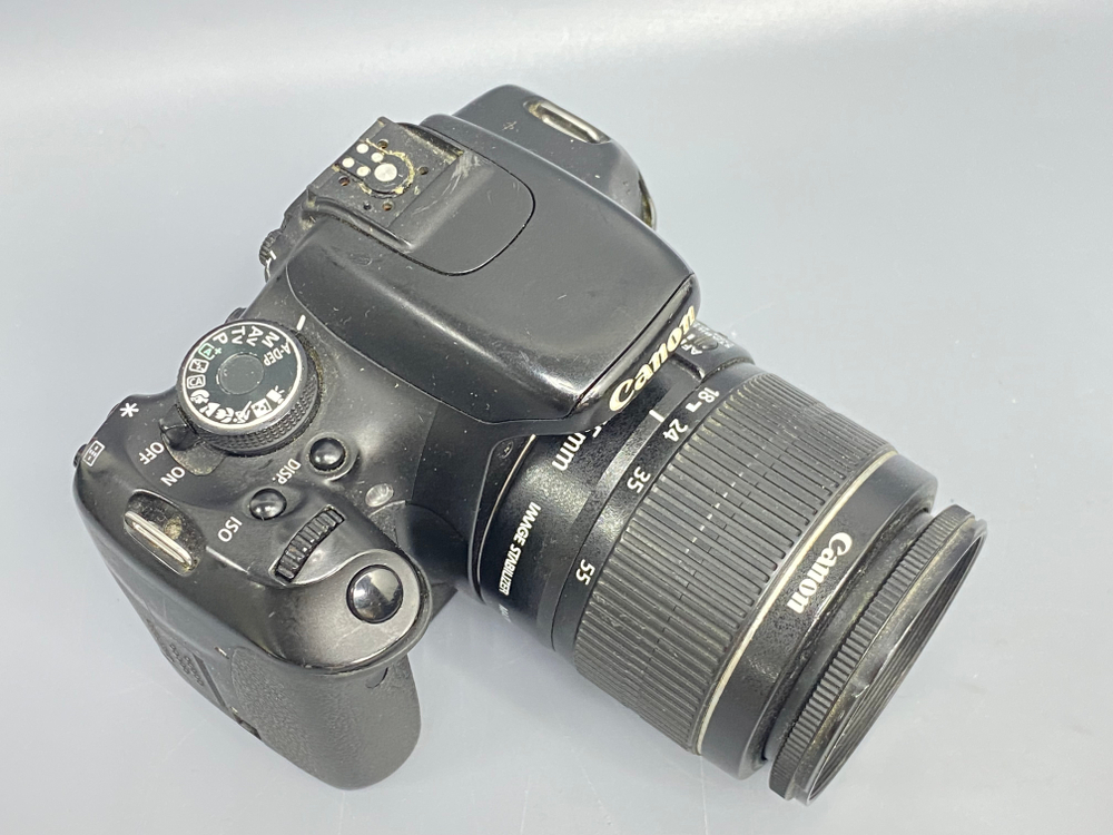 Canon 600D KIT Без башмака и видоискателя