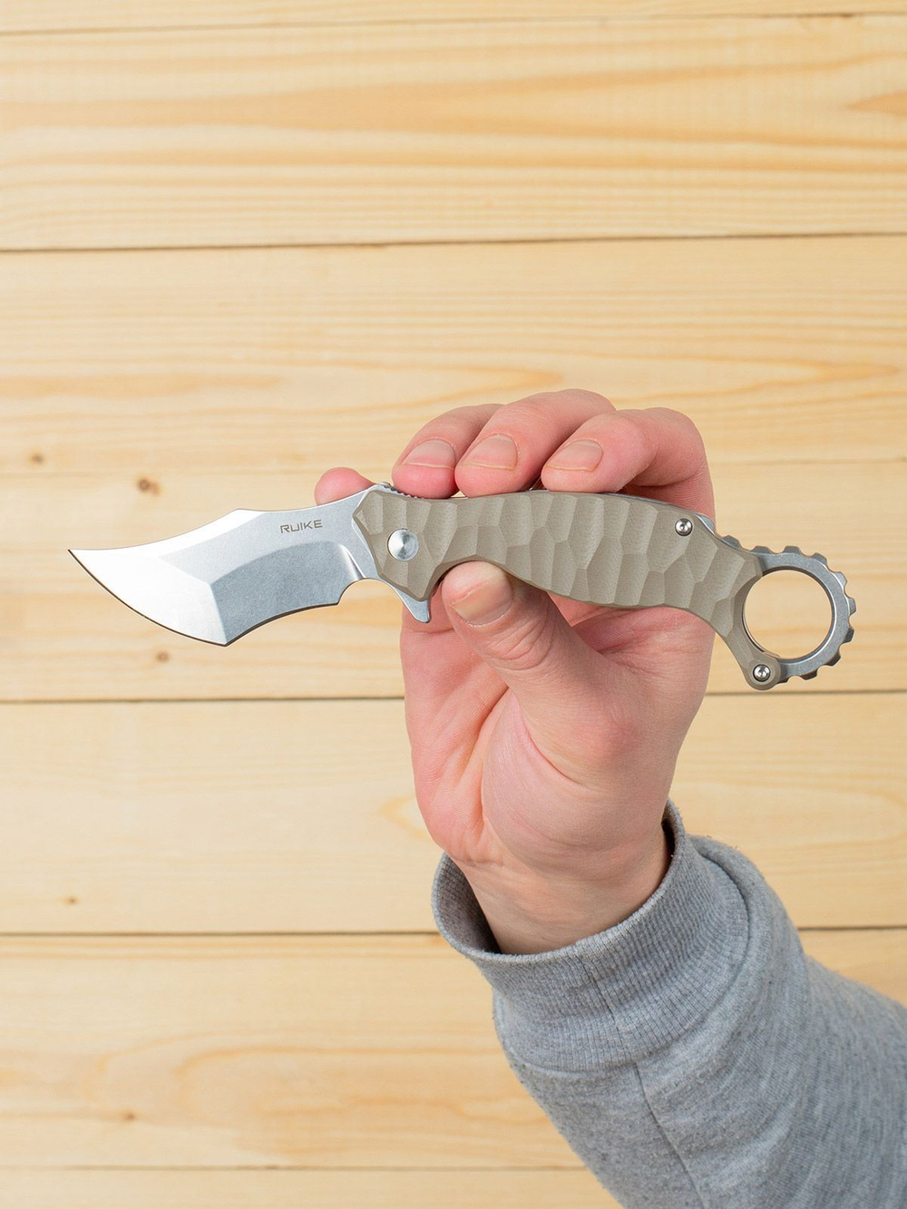 Нож туристический Ruike P881-W