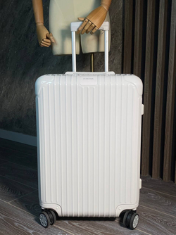 Чемодан Rimowa Essential