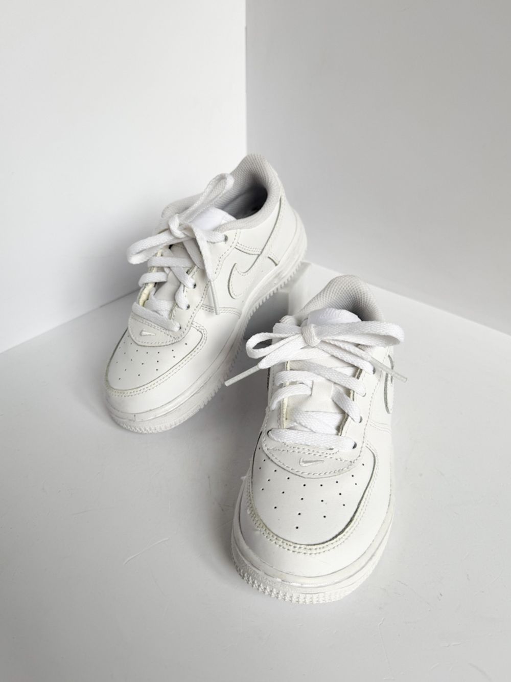 Новые кроссовки Nike, 27
