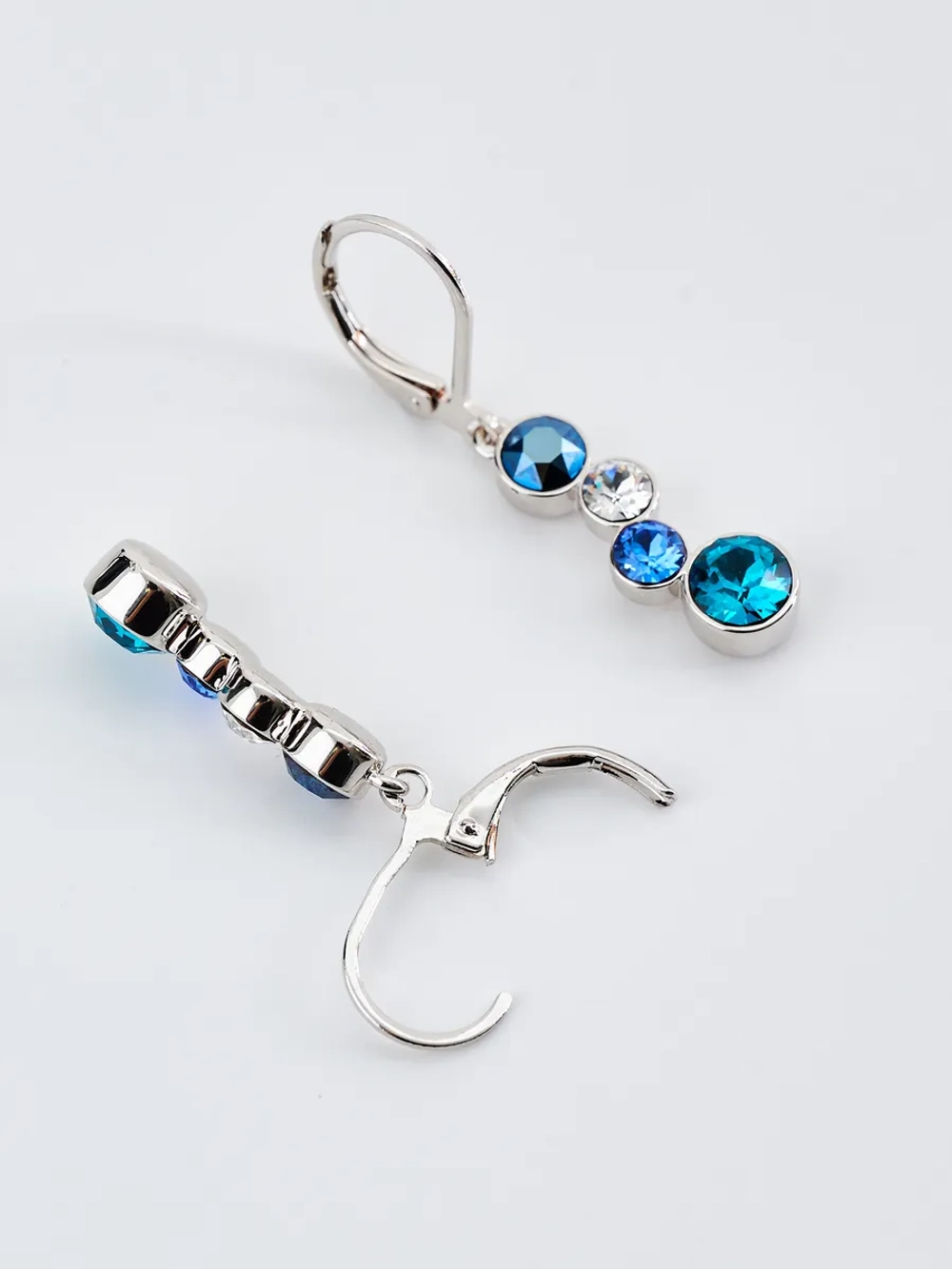 Серьги-подвески Эльза с синими кристаллами Swarovski