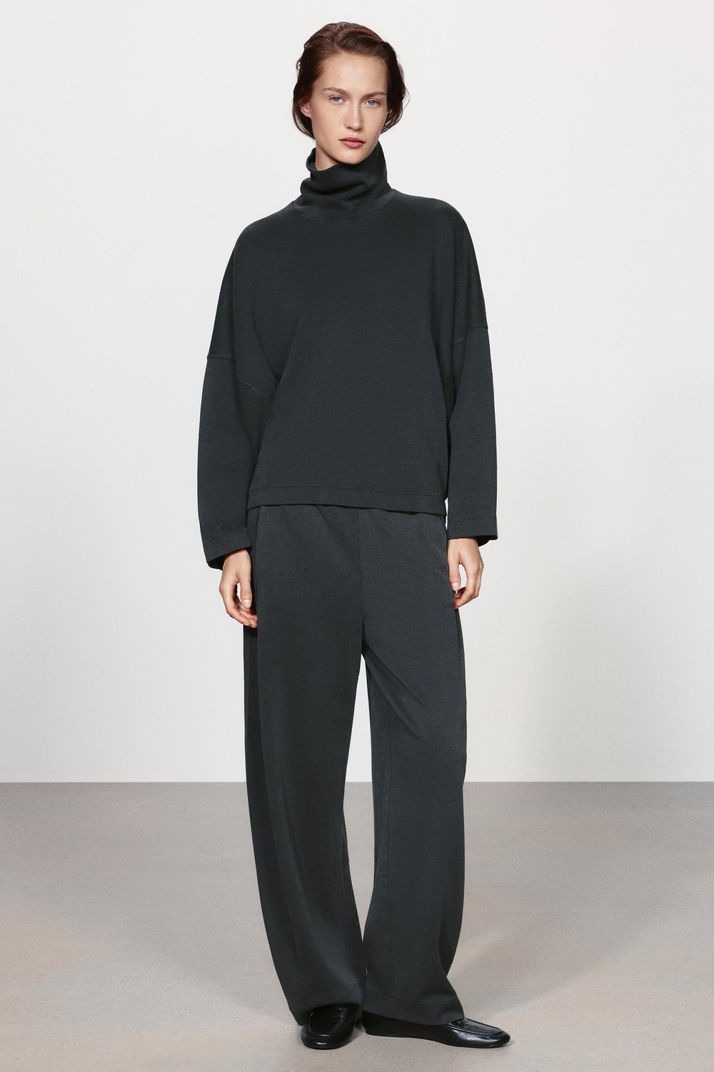 ZARA БРЮКИ ИЗ ТКАНИ ИНТЕРЛОК С ЭФФЕКТОМ ПОТЕРТОСТИ, УГОЛЬНЫЙ