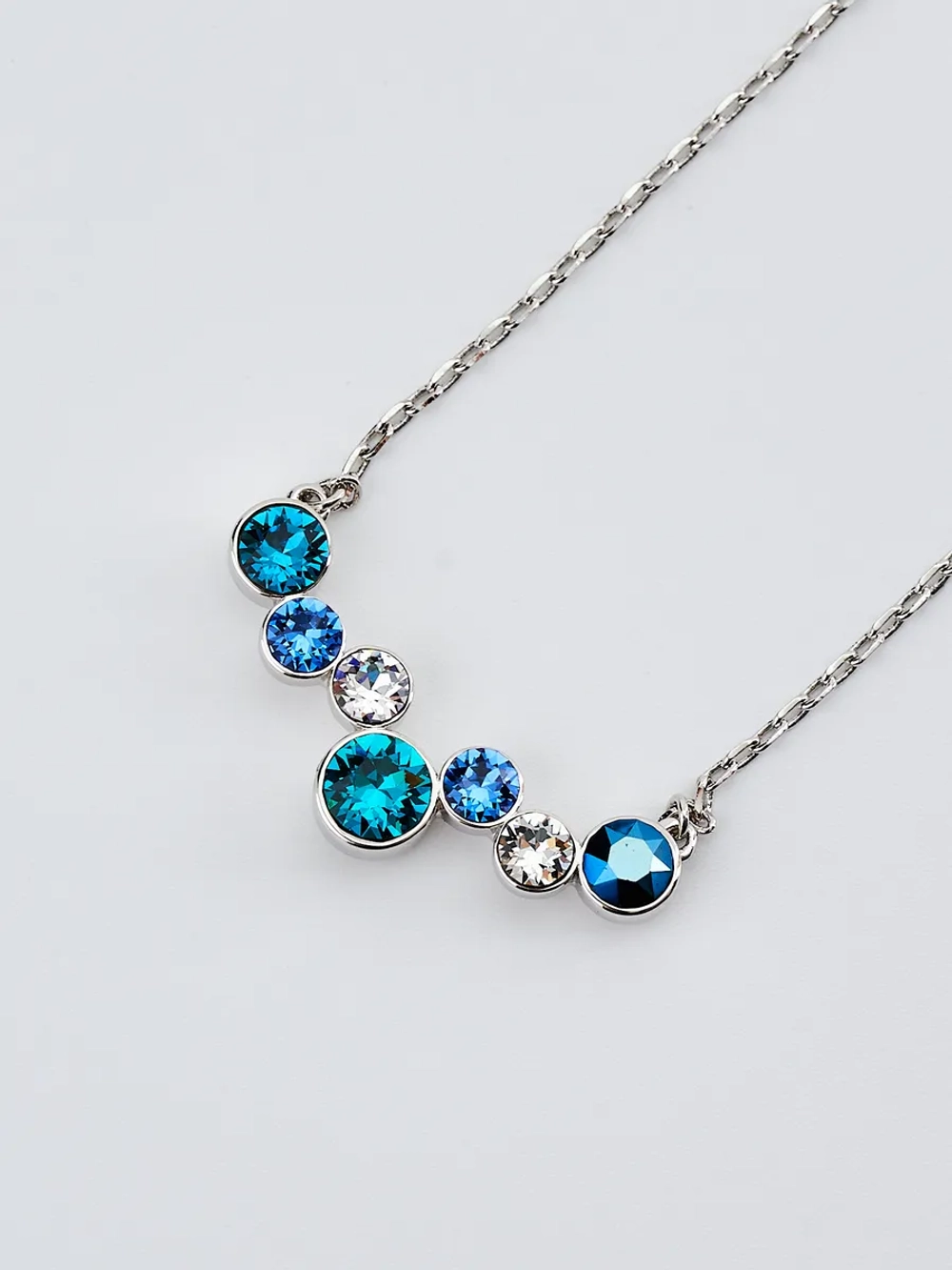 Колье-дуга Эльза с синими кристаллами Swarovski