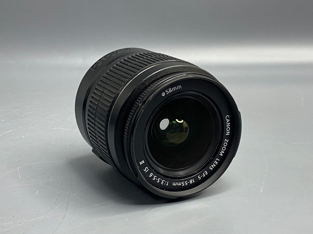 Canon EOS 1100D Kit 18-55mm 3.5-5.6 IS II 71 000 кадров.