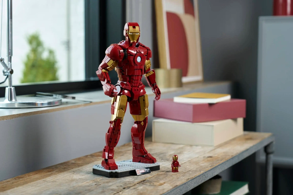 Конструктор LEGO Marvel 76344 Iron Man Mark 3 Collectors Edition