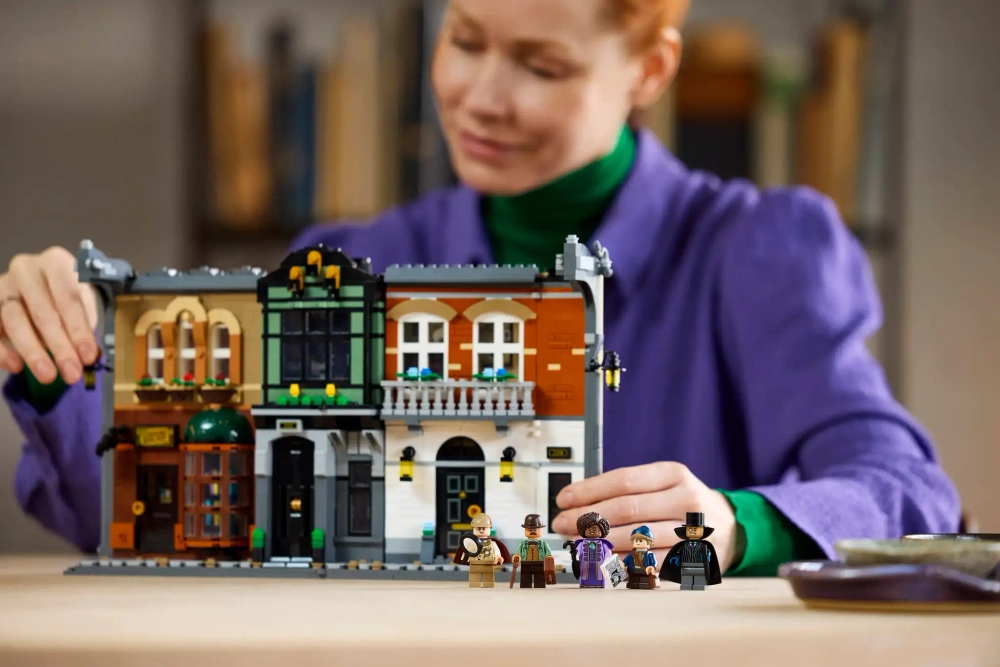 Конструктор LEGO Icons 10351 Шерлок Холмс: книжный уголок