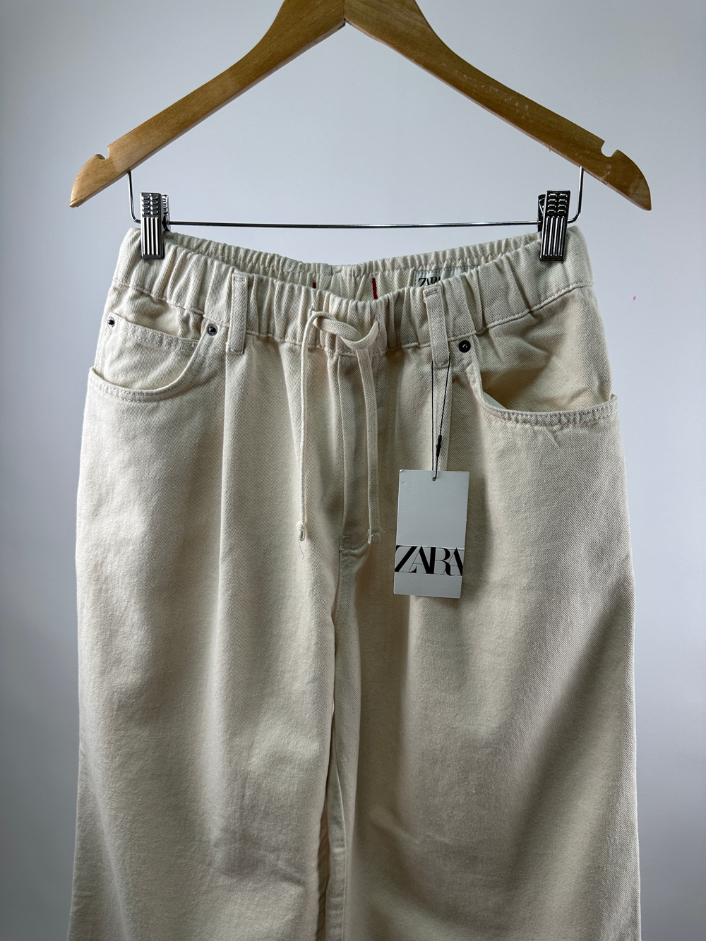 Джинсы Zara