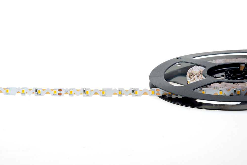 Лента светодиодная SMD нейтральная DC24V 12W/m 4000K 1080Lm/m 60д/м CRI>95 IP20,  упаковка 5 метров,  ширина 8мм,  высота 2мм,  самоклейкая