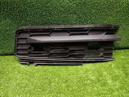 Решетка бампера правая Skoda Kodiaq (2016-2022)