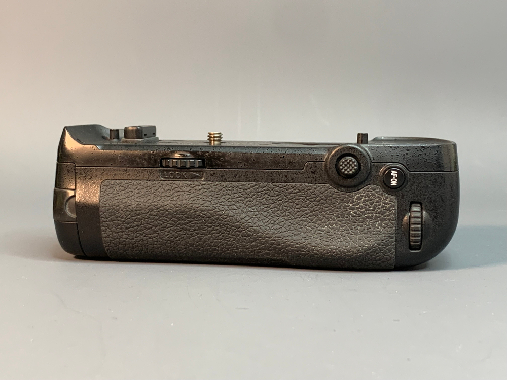 Nikon MB-D18