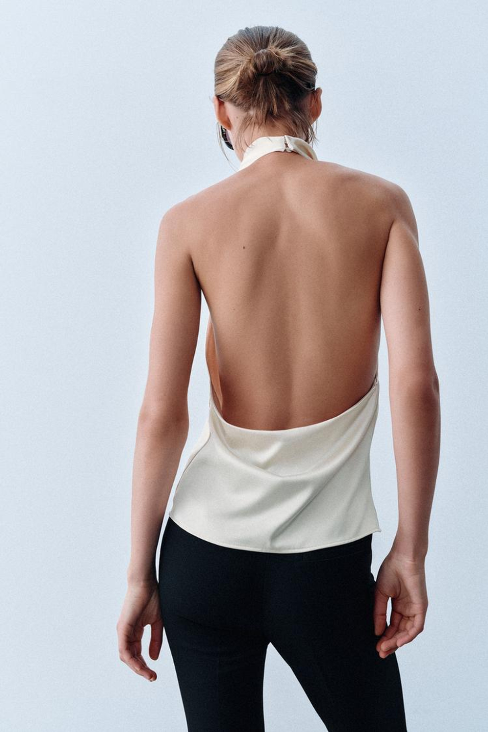 ZARA АТЛАСНЫЙ ТОП С ГОРЛОВИНОЙ ХАЛТЕР, ЭКРЮ