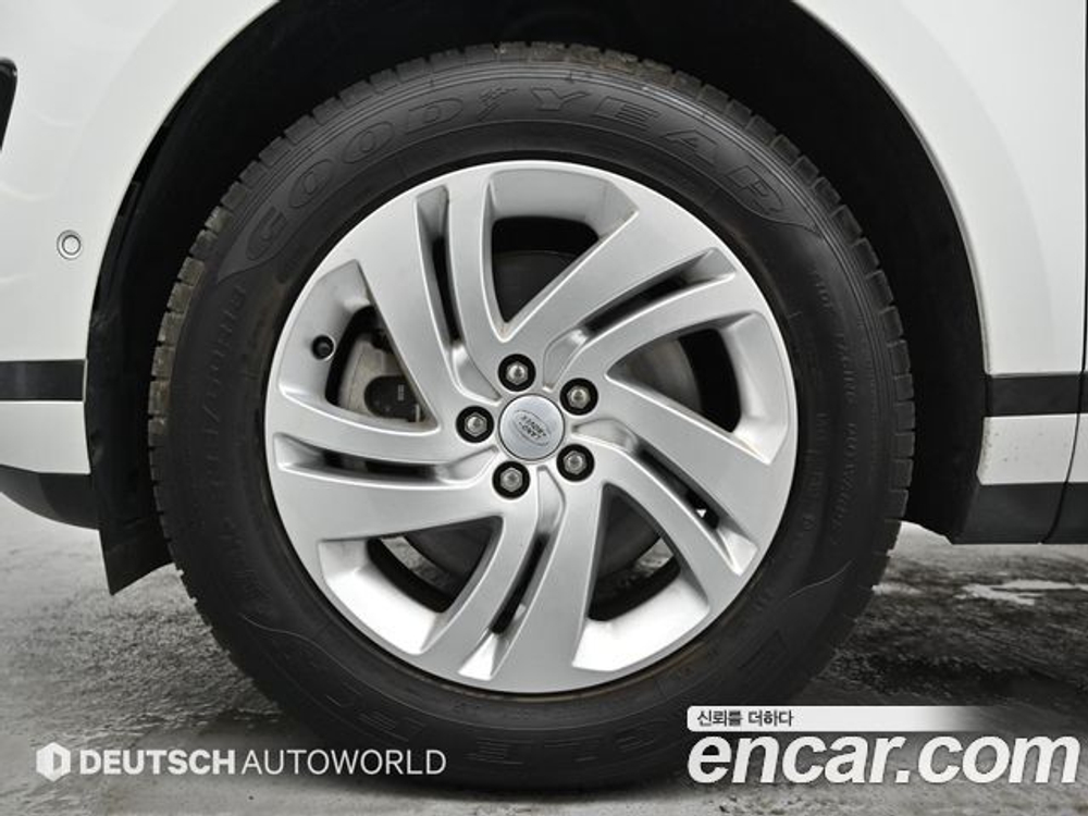 Land Rover Range Rover Evoque P250 S — 2025