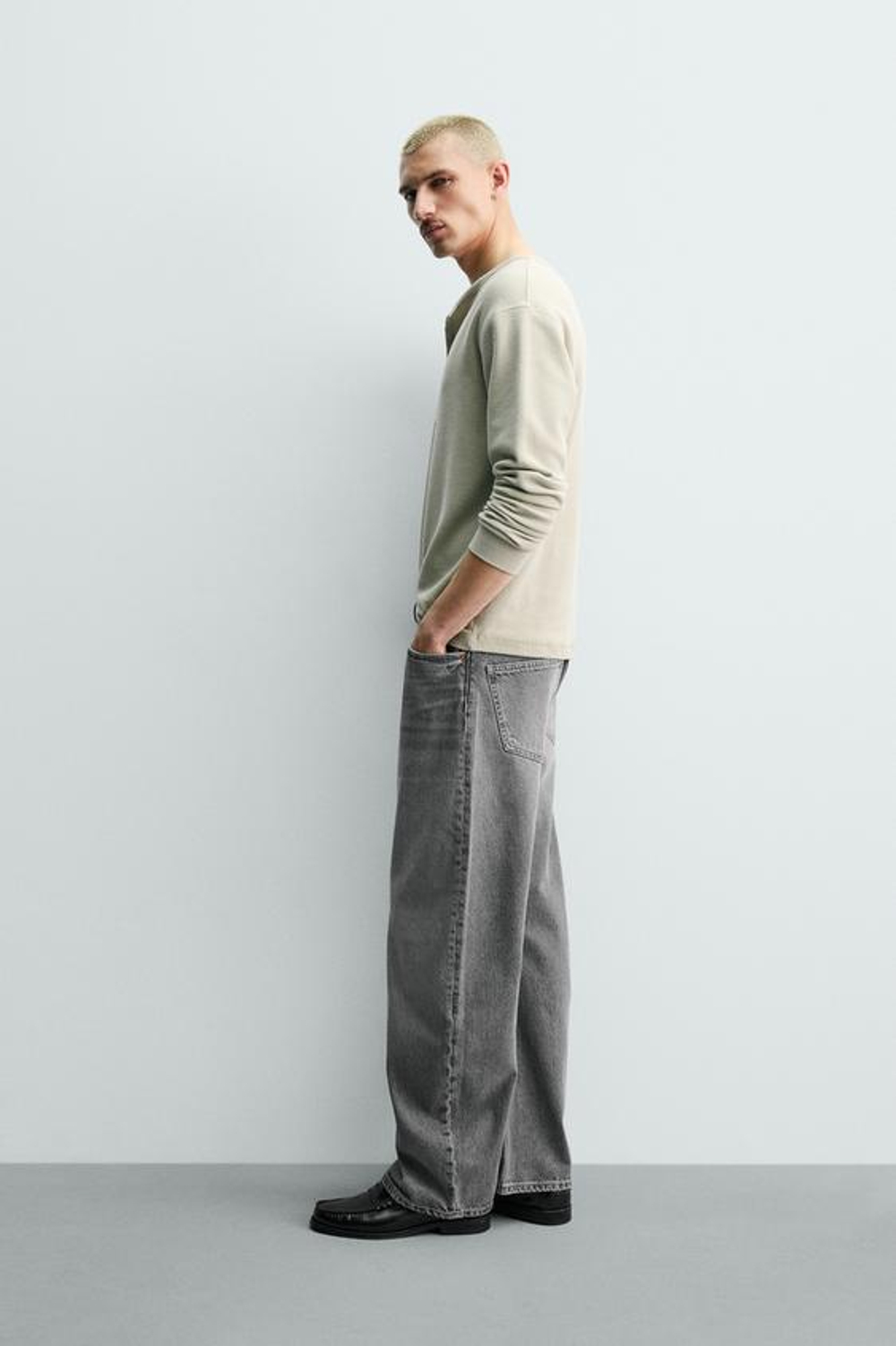ZARA ДЖИНСЫ RELAXED BARREL FIT, СЕРЫЙ