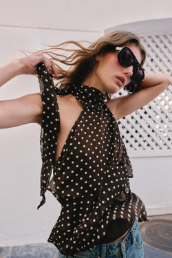 ZARA АСИММЕТРИЧНЫЙ ТОП В ГОРОШЕК, КОРИЧНЕВЫЙ/БЕЛЫЙ