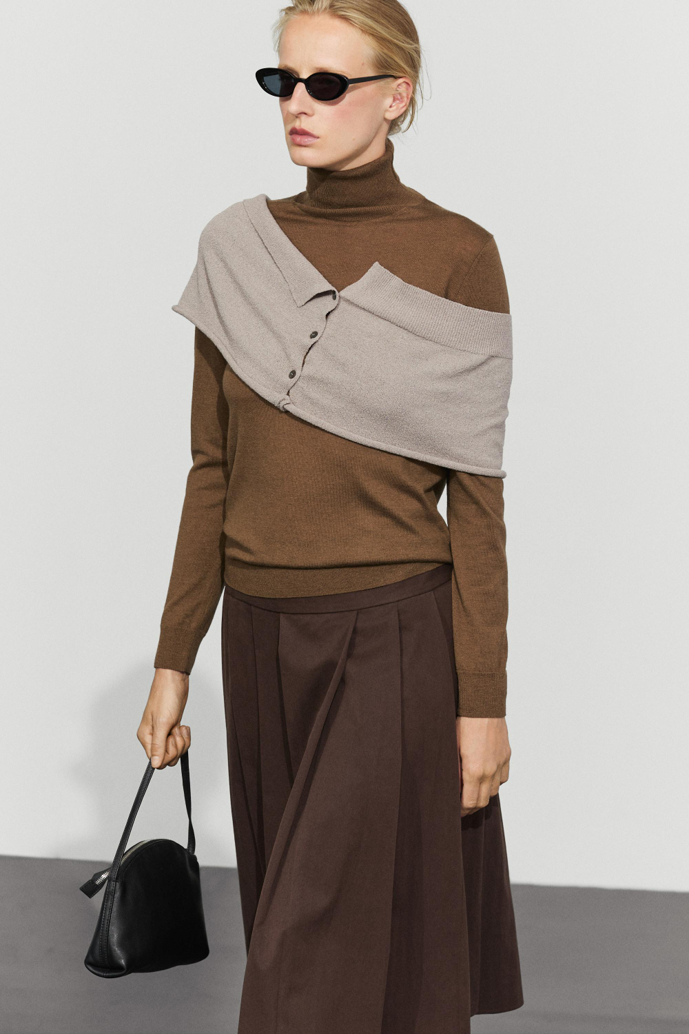 Massimo Dutti Свитер из смесовой шерсти с высоким воротником, тоффи