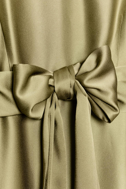 ZARA АТЛАСНОЕ ПЛАТЬЕ МИДИ — ZW COLLECTION, ОЛИВКОВЫЙ