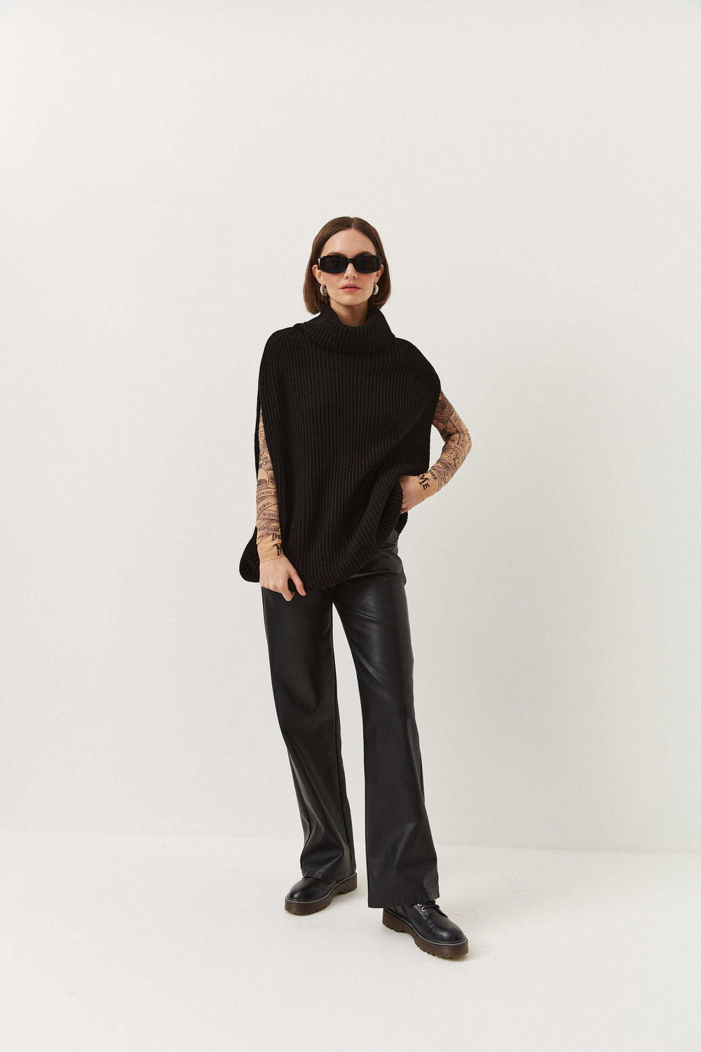 Жилетка женская вязаная "ЧЕРНАЯ ЖАКЛИН"