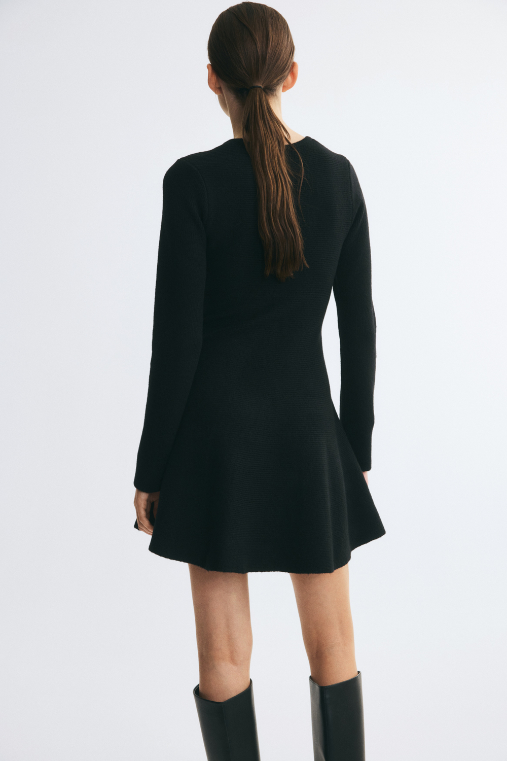 Платье из эластичной вязки с юбкой клёш - H&M