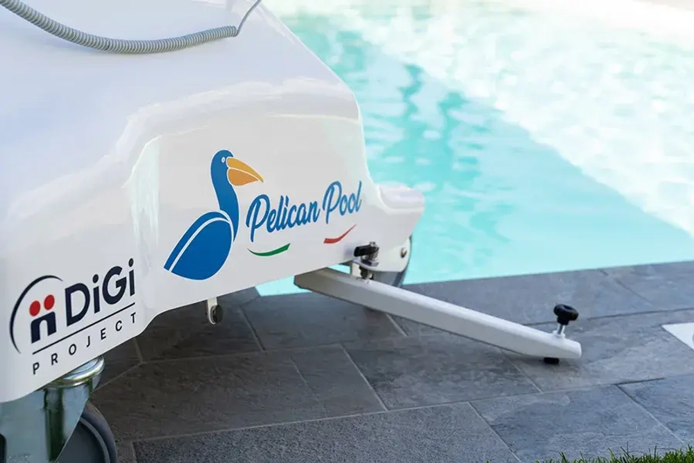 Подъемник для бассейна PELICAN POOL (мобильный, автономный, высокий борт)