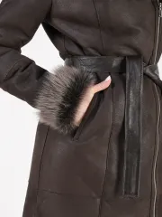 Дубленка зимняя натуральная с капюшоном