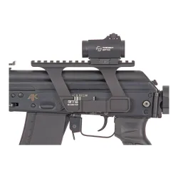 Коллиматор Target Optic 1x22, Weaver, красная марка, точка 2 MOA, проставка - крупный план установки на низком креплении