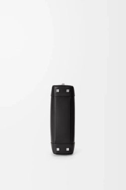 Loewe Укороченная сумка Amazona 31 из блестящей телячьей кожи, черный
