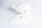 Соусник с блюдцем Wedgwood с тисненым узором «капустные листья»