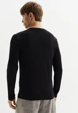 Футболка мужская GUESS