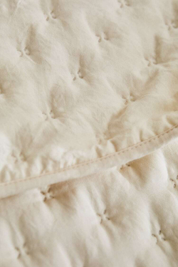 ZARA HOME СТЕГАНОЕ ОДЕЯЛО В ГОРОШЕК, ЭКРЮ