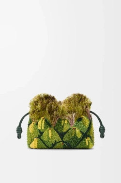Loewe Мини-клатч Flamenco с бусинами, зеленый